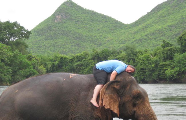 Experiencia con elefantes en Kanchanaburi - Desde Bangkok - Foto 3